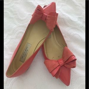 SAKS FIFTH AVE Coral Bow flats